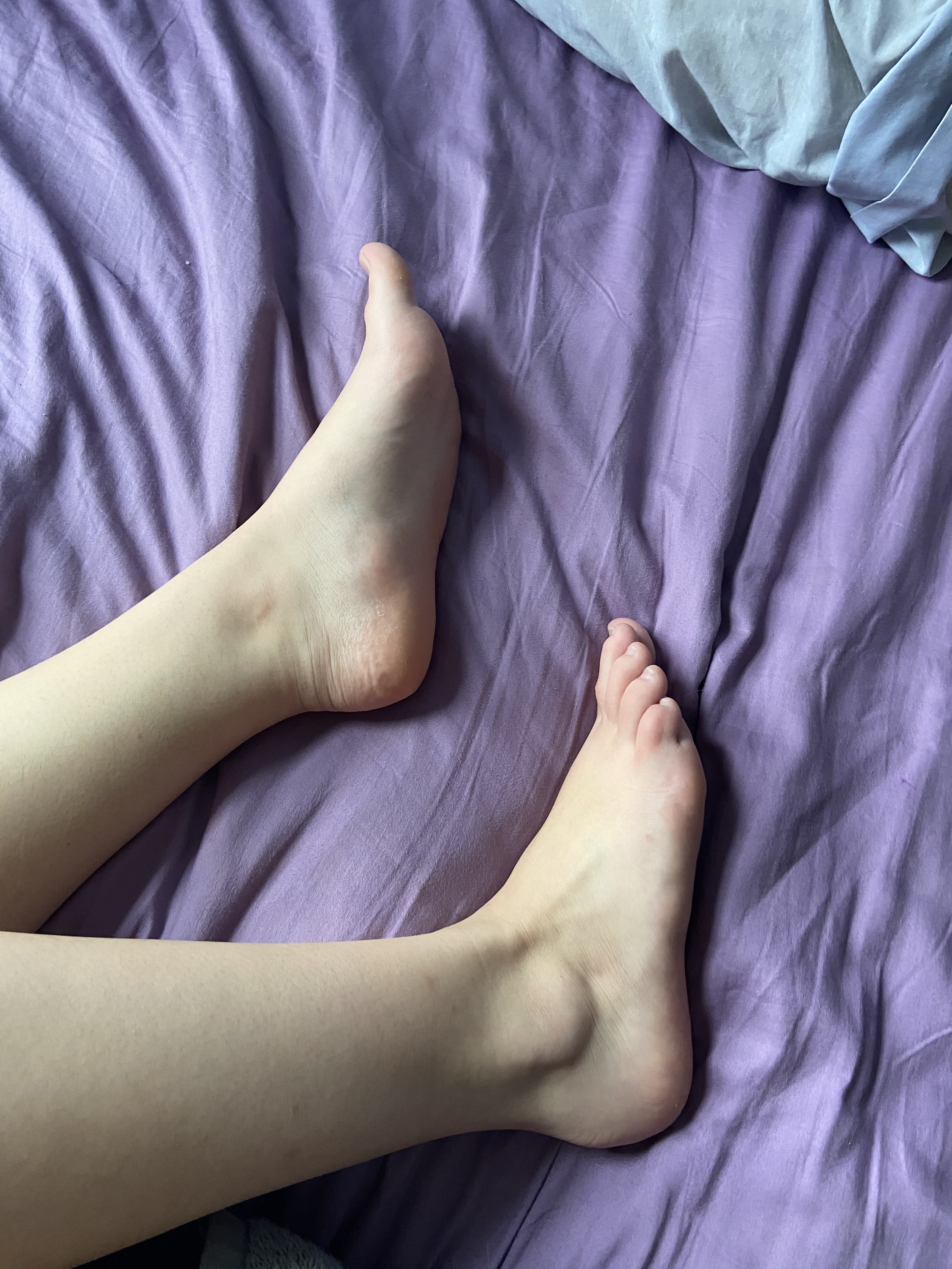 Emo Farrah’s Feet profile