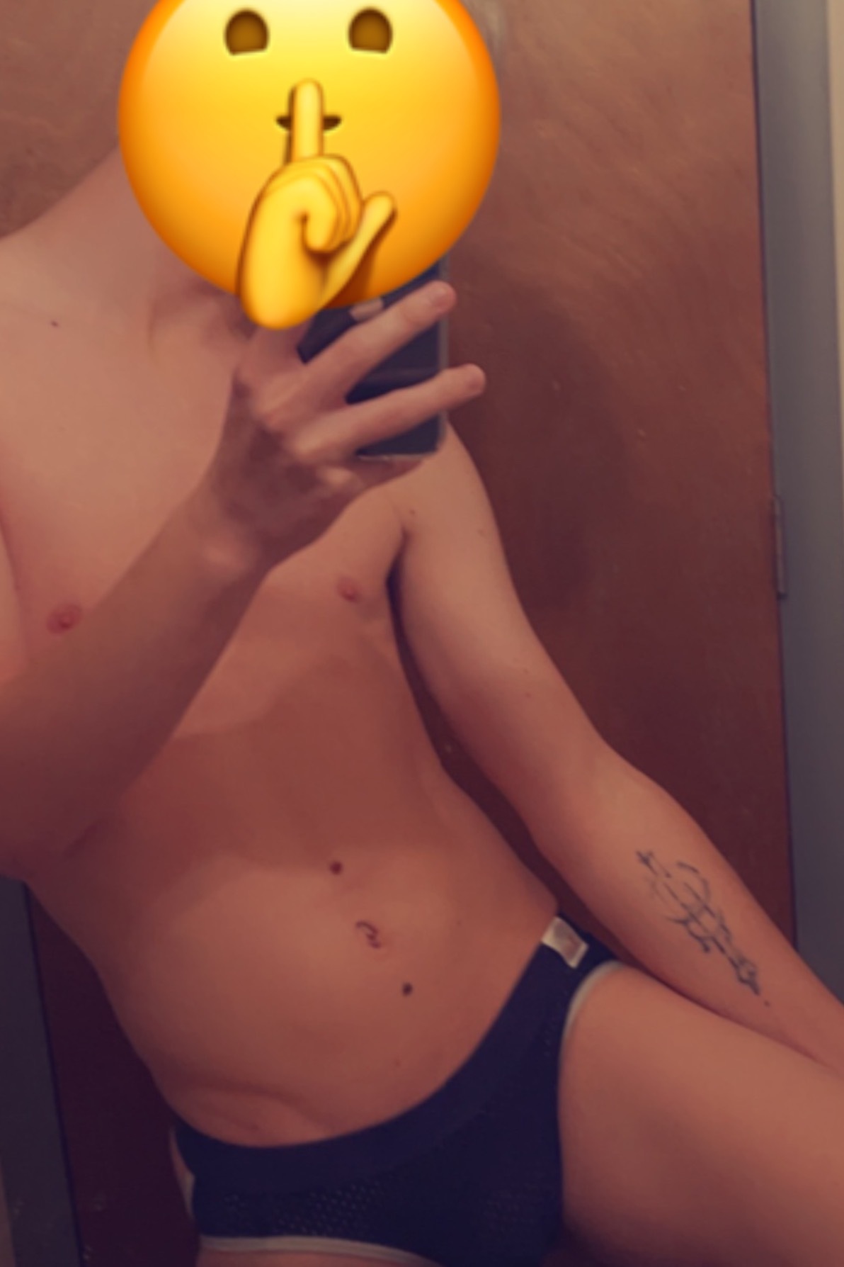 Blond_twink00 profile